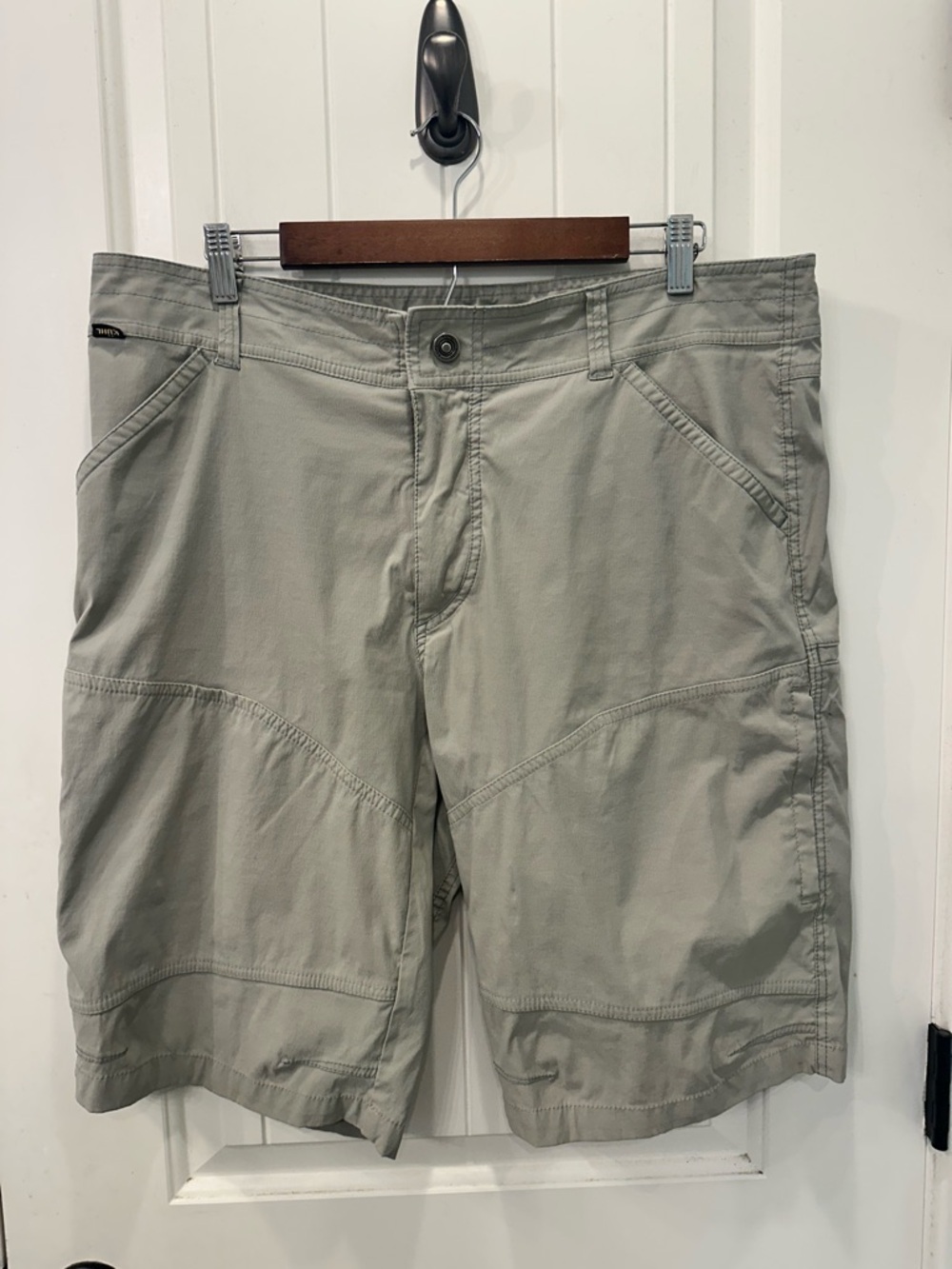 Kühl Gray Technical Hiking Utility Cargo Shorts 38 GUC Gorpcore Outdoor